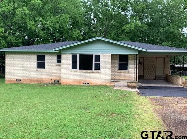 1221 Webb St, Daingerfield, TX 75638