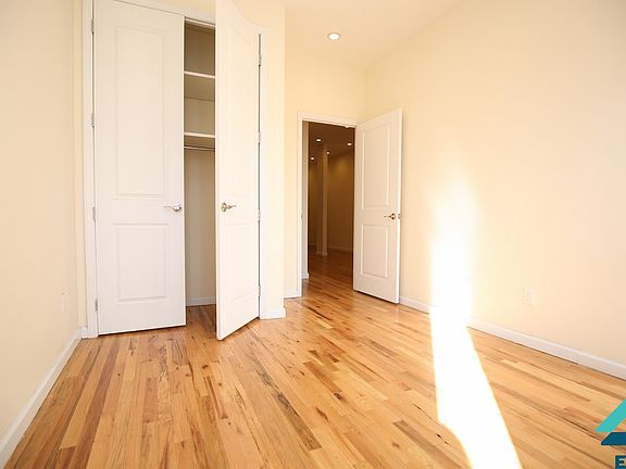 5th image of 370 Montgomery St APT 02