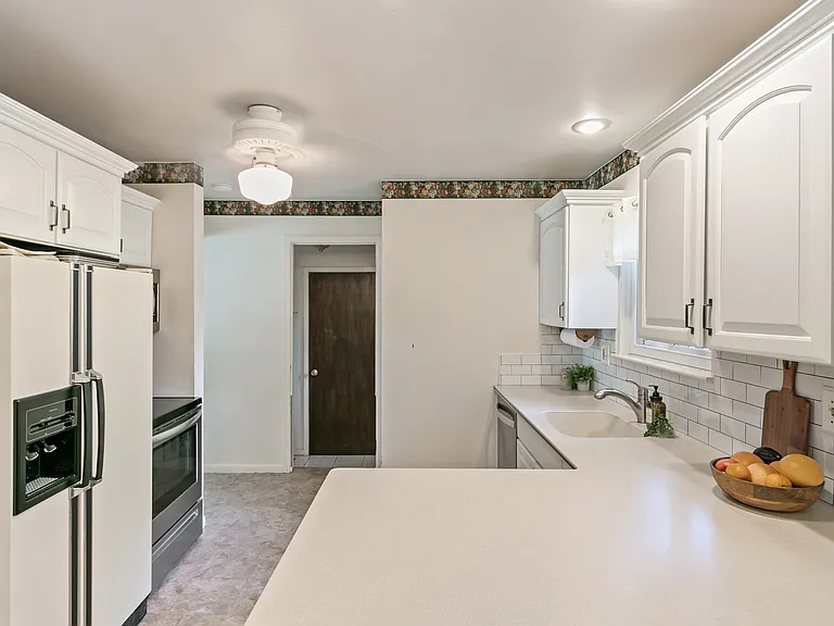 30215 Stockton Ave — Photo 3