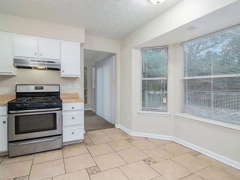 3470 Framingham Dr — Photo 9
