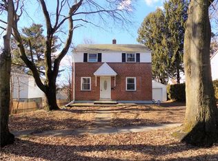 306 7th St, Whitehall, PA 18052