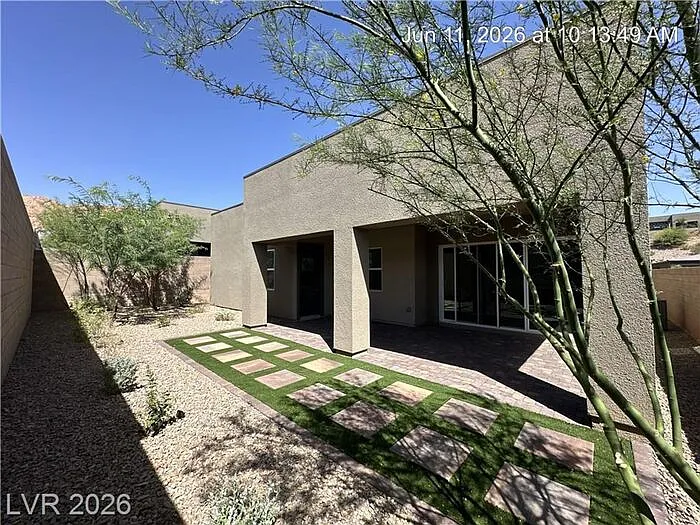 37 Charlotte Ridge Pl — Photo 2
