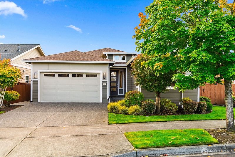 2nd image of 8419 Orcas Loop NE