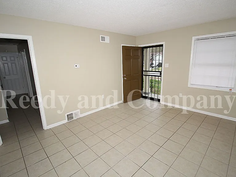 4041 Hitchcock St — Photo 6