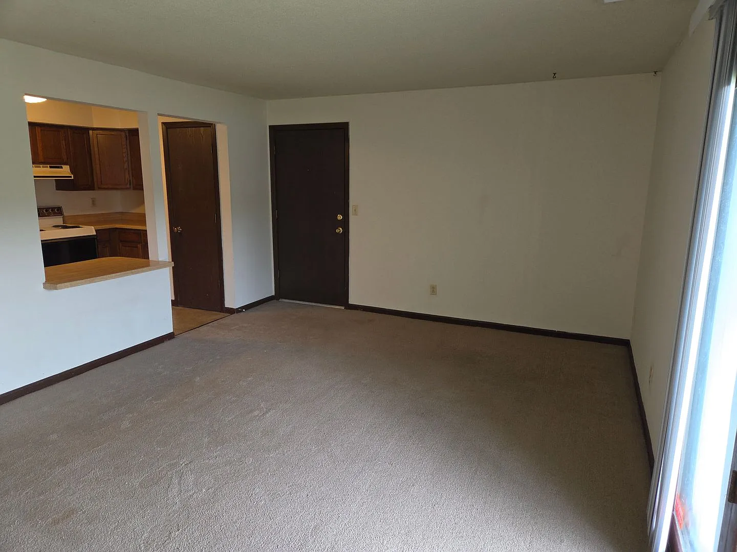 2 bd, 1 ba condo in central east Columbia, quick access to Hwy 63/Broadway, deck, w/d included, a... — Photo 3