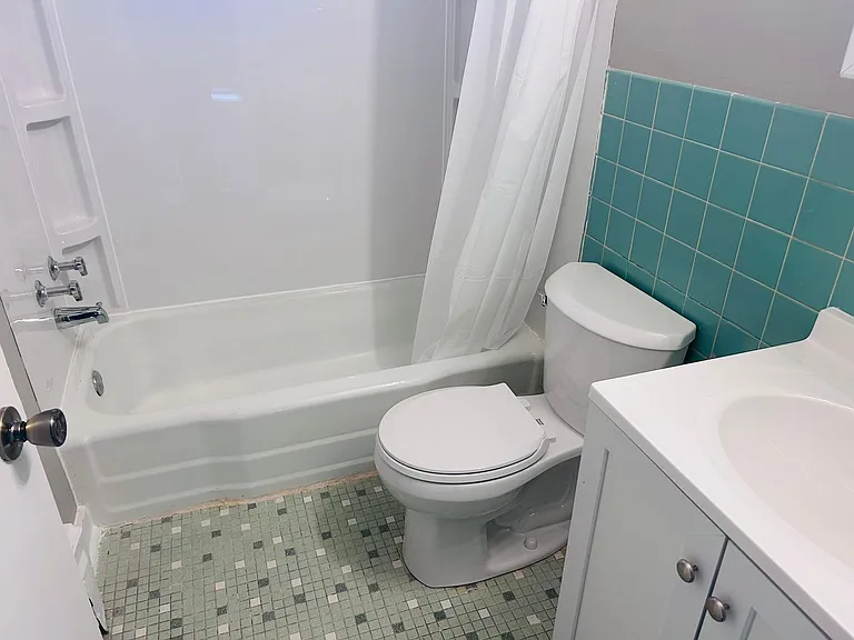 800 Dodd Road — Photo 5