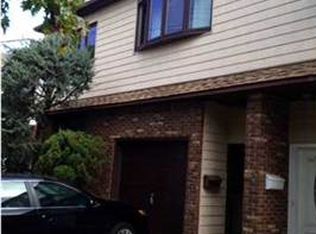 141 Giffords Ln, Staten Island, NY 10308