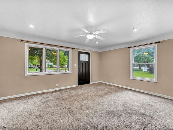 4th image of 6557 Wood Ave