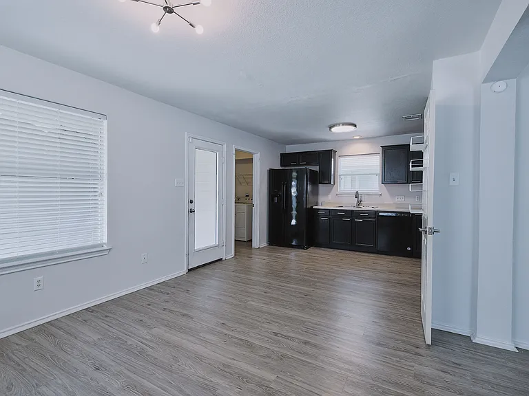9316 Rowlands Sayle Rd — Photo 11