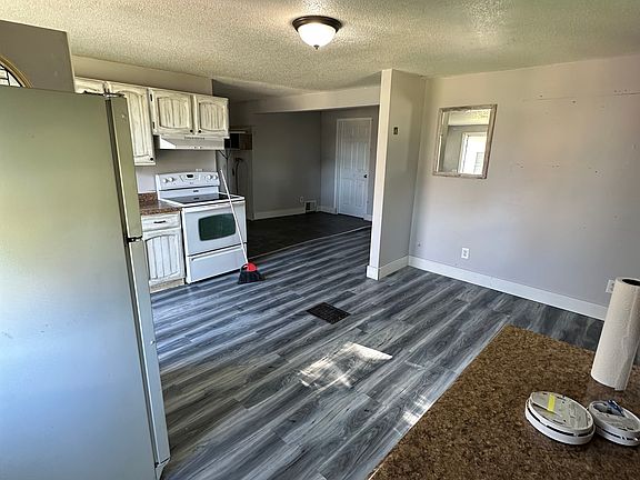 4th image of 510 3rd Ave NE
