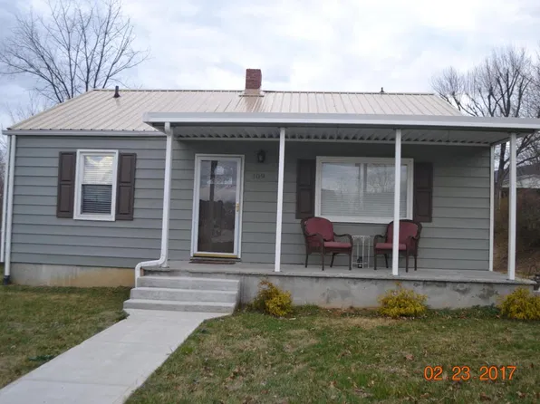 109 Midway St, Narrows, VA 24124