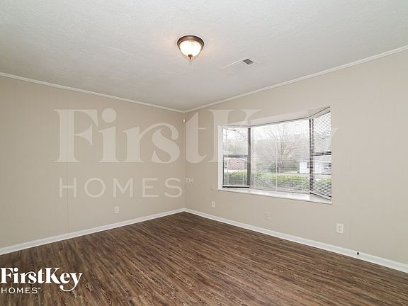 4th image of 2922 Hall Dr SE