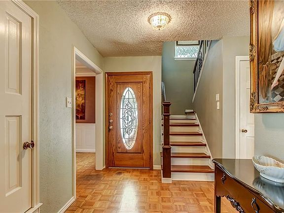 3rd image of 515 Willow Creek Ct