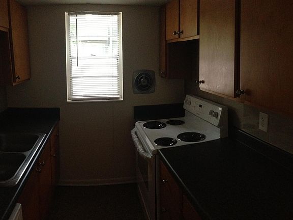 3rd image of 2815 W Horatio St APT 1
