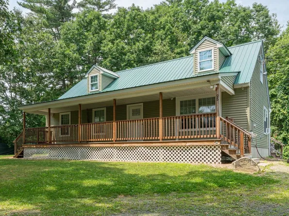 25 Plains Road, Raymond, NH 03077