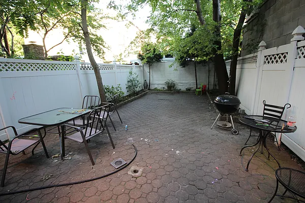 Rented by Brooklyn Real Inc | media 26