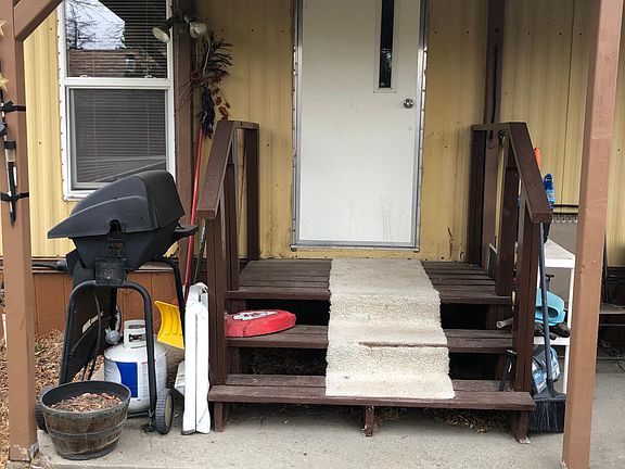 3rd image of 242 1/2 Hemlock Dr