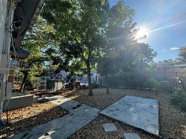 5530 NW Miami Ct — Photo 43