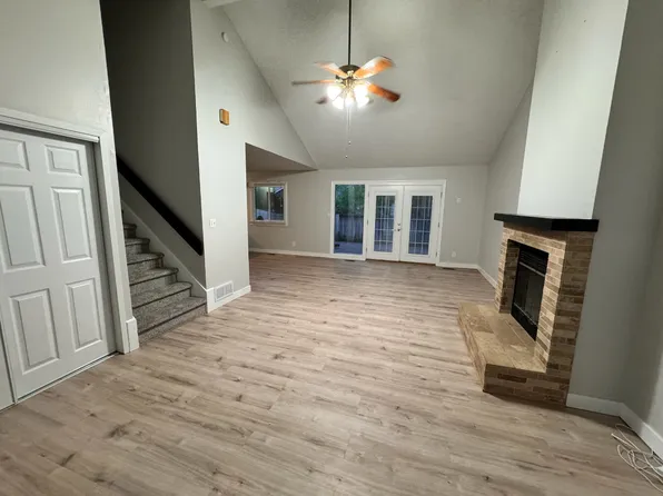 5320 Colt Dr, West Des Moines, IA 50266