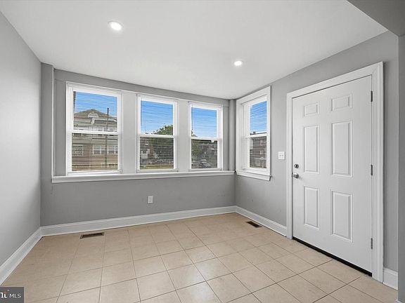4th image of 5657 Florence Ave