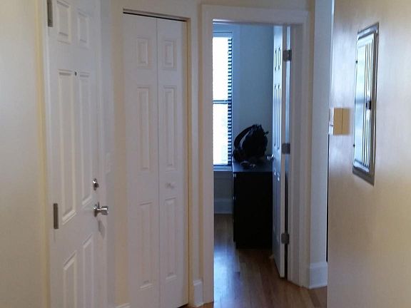 5th image of 603 W Arlington Pl #2