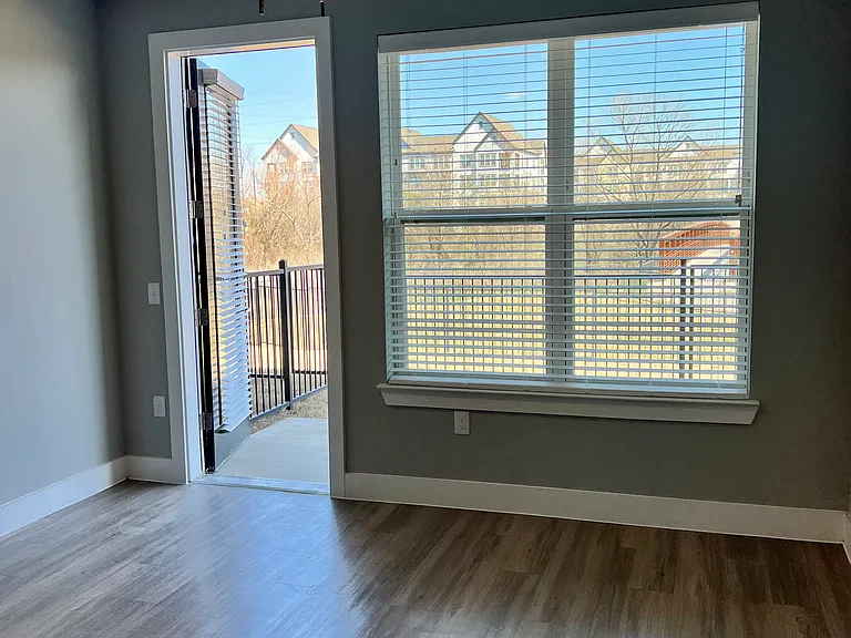 5006 E Parmer Ln — Photo 3