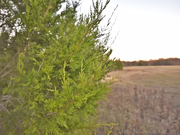 Gertrude Ave, Checotah, OK 74426