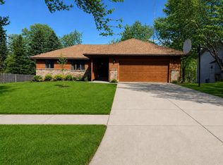 1933 Linda Ln, Saint Cloud, MN 56301
