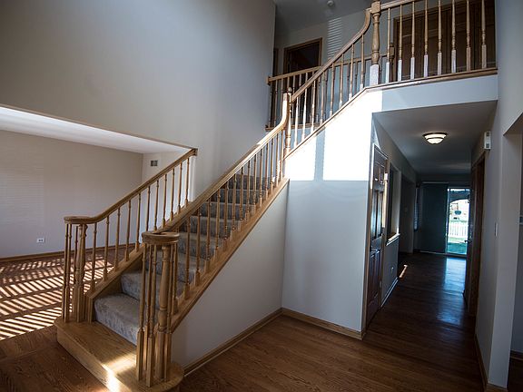 3rd image of 7536 Claremont Dr