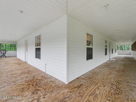 3rd image of 4219 Merrill Rd