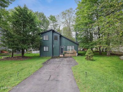 1094 Country Place Dr, Tobyhanna, PA, 18466