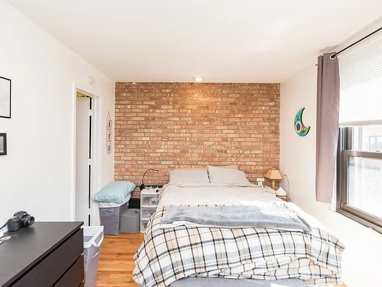 803 W Oakdale Ave #2 — Photo 10
