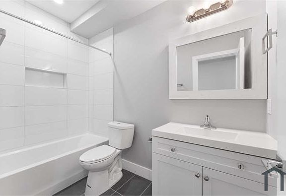 4th image of 1627 Benning Rd NE #103