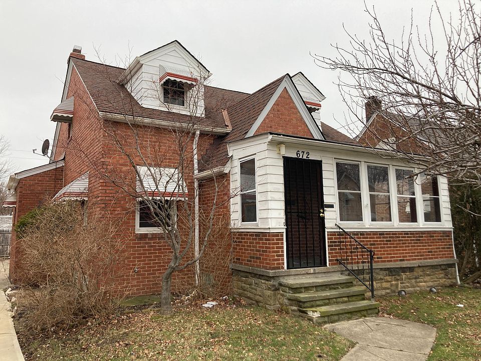 1st image of 672 E 193rd St