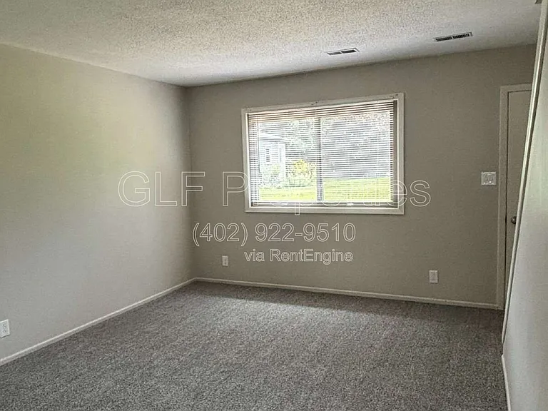 823 N 2nd St #5 — Photo 2