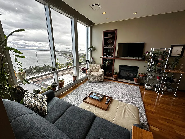 311 E Superior St #902 — Photo 31