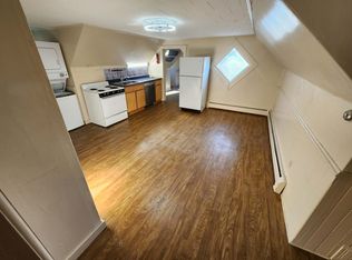 86 Raymond St #3, Lyndonville, VT 05851