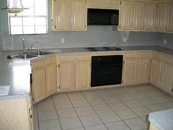 3rd image of 114 Silver Lace St