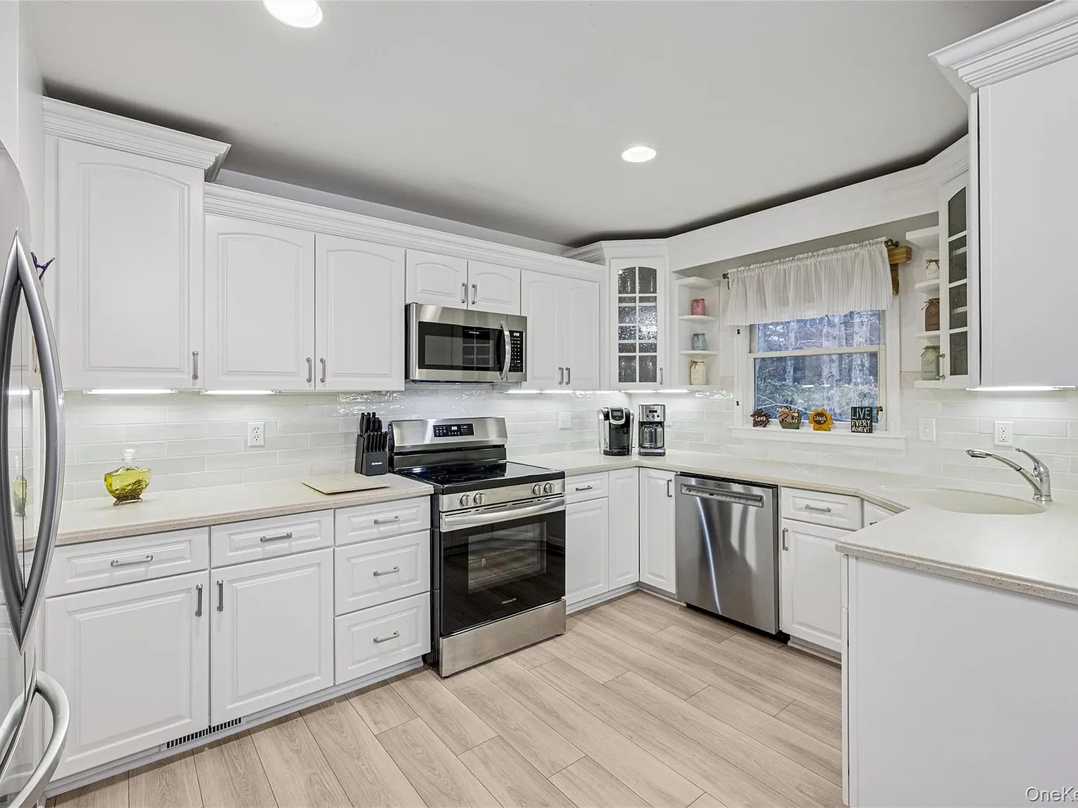 8 bed, 4.5 bath, 4170 sqft, $35,000 — Photo 4