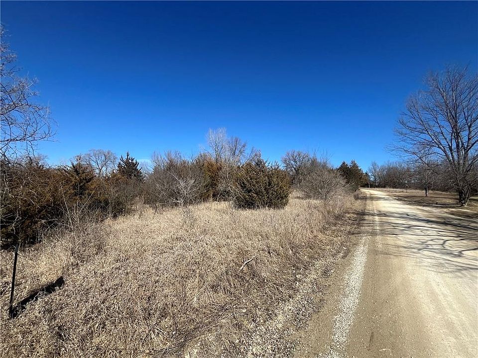 2nd image of 14842 Crystal Dr