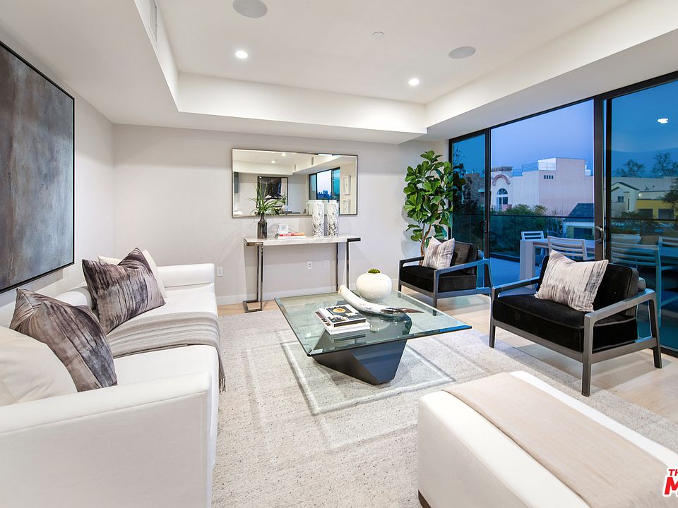 1st image of 825 N Croft Ave Penthouse 1