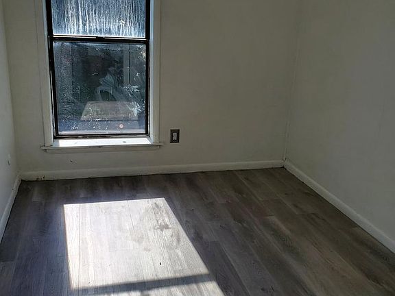 4th image of 2727 Rhawn 58ab St