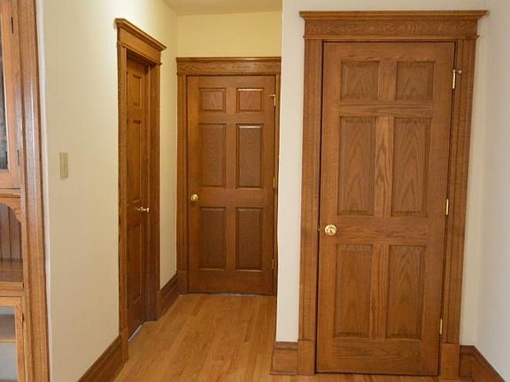 5th image of 1935 N Sheffield Ave APT 2R