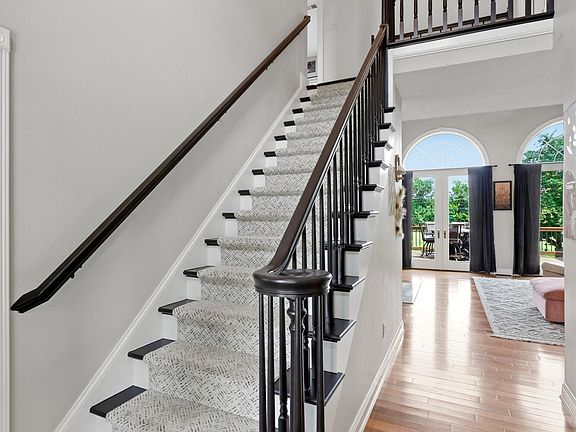 3rd image of 1020 High Point Dr