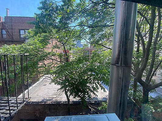 4th image of 444 E 78th St APT 16