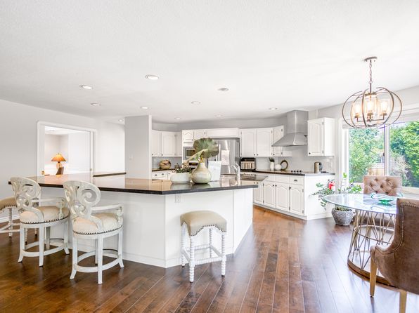 5 bedroom rental in Surrey — photo 5