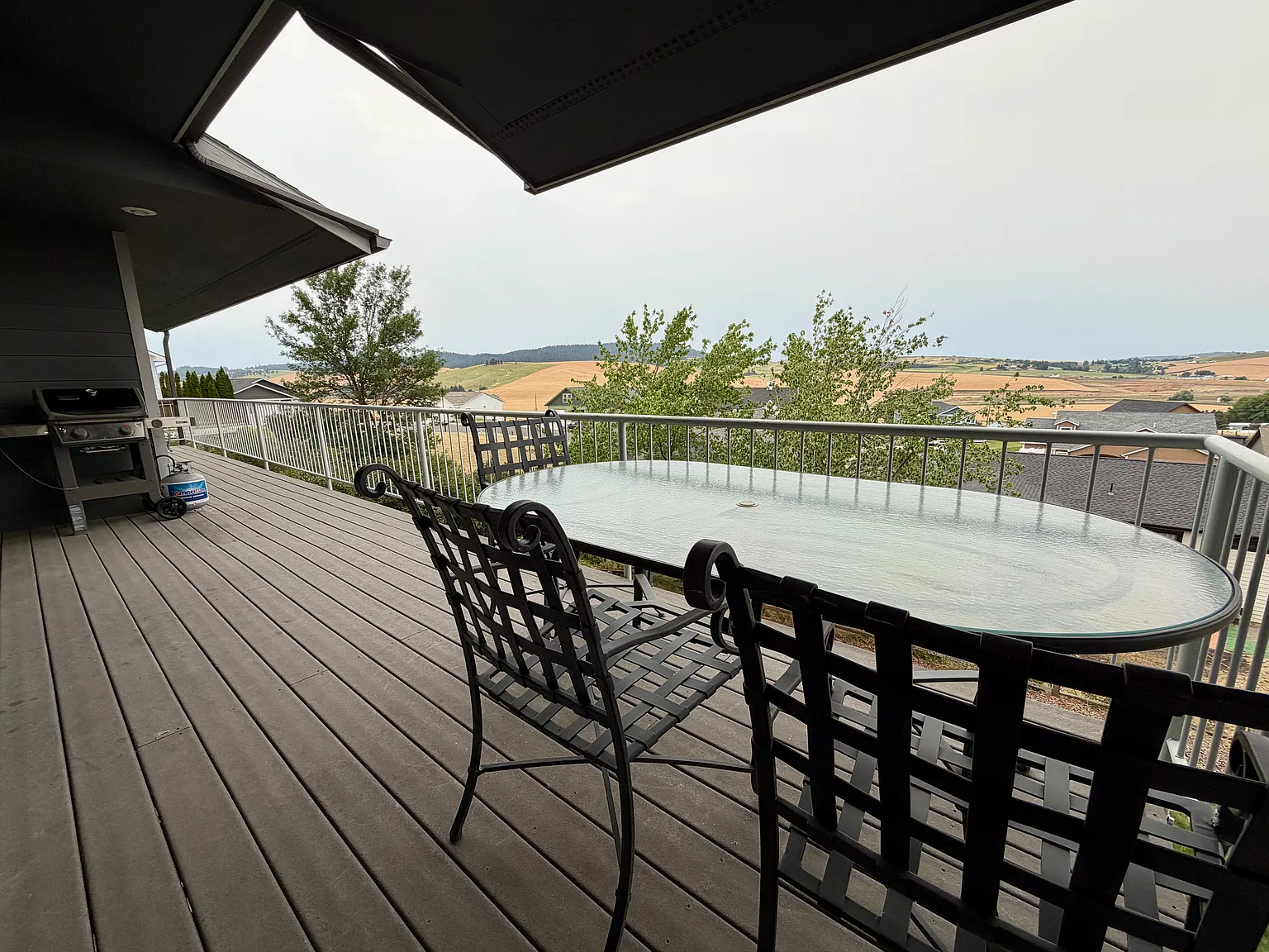 5 bed, 3860 sqft, $3,200 — Photo 4