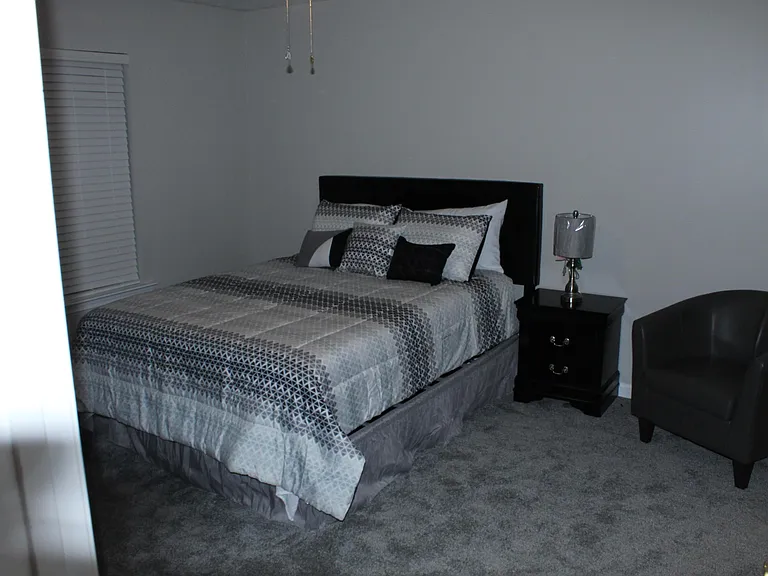 1802 Honeysuckle Way — Photo 34