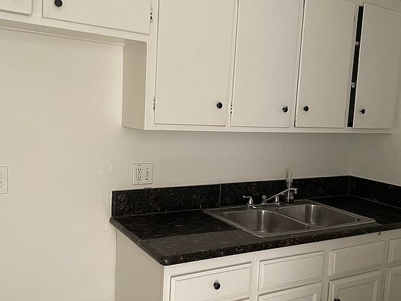 3rd image of 146 E Wakefield Ave #3