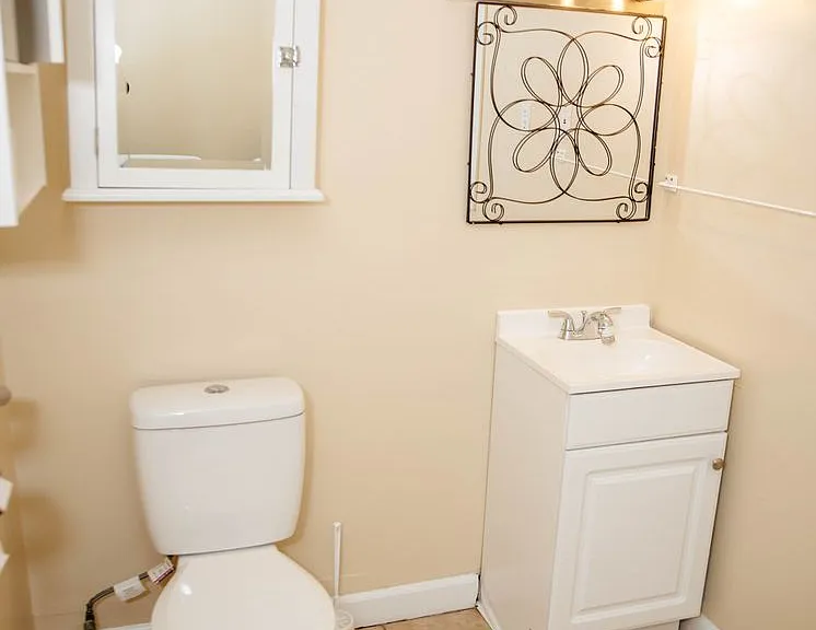327 Spruce St — Photo 11